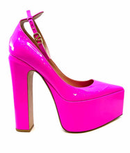 Load image into Gallery viewer, VALENTINO Size 8 Hot Pink Patent Leather Solid Pumps
