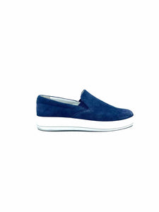 PRADA Size 8 Navy Suede Solid Sneakers