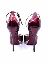 Load image into Gallery viewer, GUCCI Size 6.5 Burgundy Patent Leather Sandals
