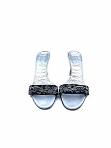 GUCCI Size 7.5 Silver Leather Solid Sandals