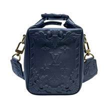 Load image into Gallery viewer, LOUIS VUITTON Cruiser Messenger Bag
