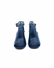 Load image into Gallery viewer, PRADA Size 7.5 Black Leather Pumps
