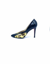Load image into Gallery viewer, CHRISTIAN LOUBOUTIN Size 8.5 Black, gold Patent Leather Pumps
