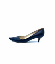 Load image into Gallery viewer, JIMMY CHOO Size 9 Black Leather Pumps
