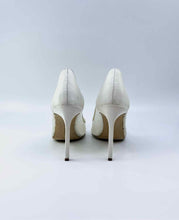 Load image into Gallery viewer, MANOLO BLAHNIK Size 8.5 White Lace Floral Pumps
