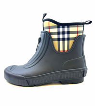 Load image into Gallery viewer, BURBERRY Rainboots Size 7 Black Rubber Plaid Ankle Boot
