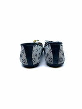 Load image into Gallery viewer, LOUIS VUITTON Size 10 Grey Flats
