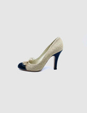 Load image into Gallery viewer, PRADA Size 9 Black, beige Canvas Solid Pumps
