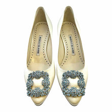 Load image into Gallery viewer, MANOLO BLAHNIK Hangisi Size 6 White, Blue Satin Solid Pumps
