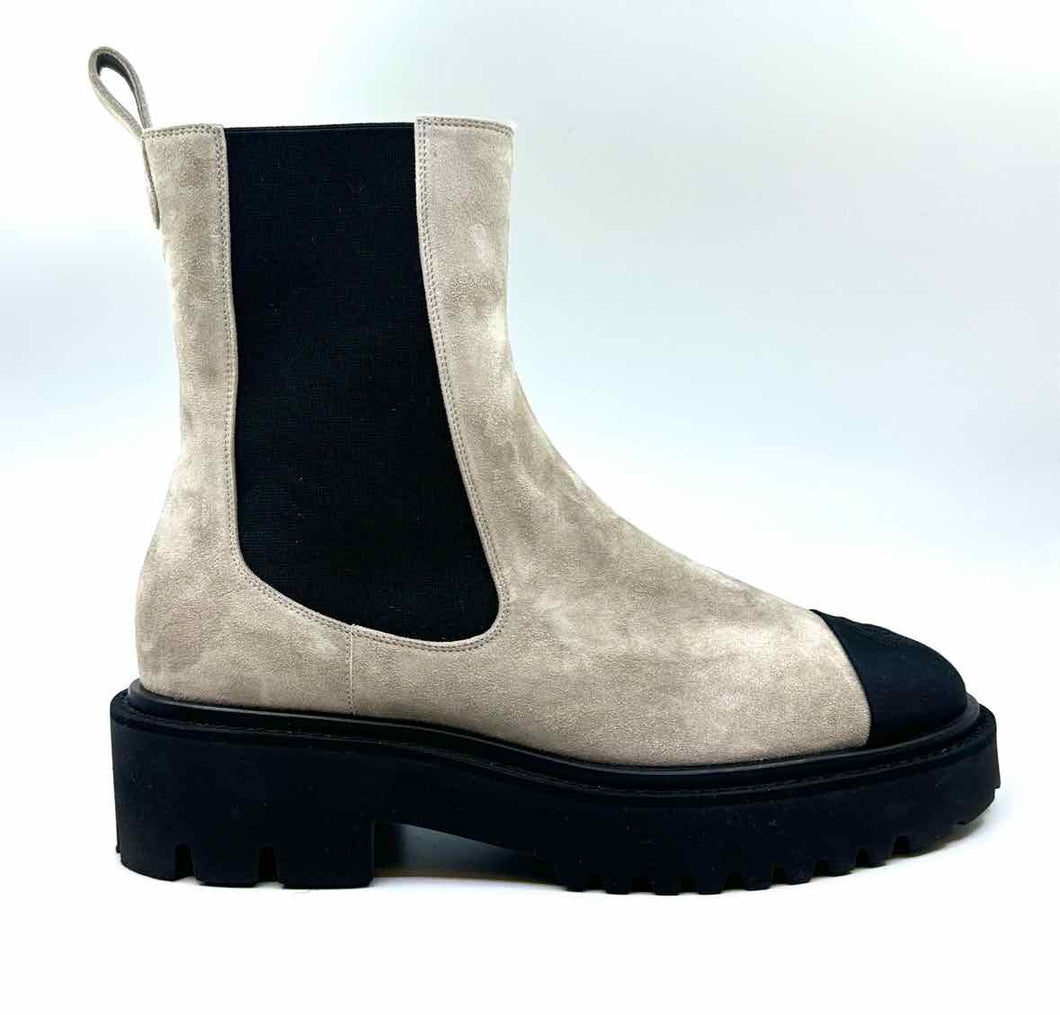 CHANEL Chelsea Ankle Boot | Size 11