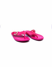 Load image into Gallery viewer, LOUIS VUITTON Size 8 Hot Pink Patent Leather Solid Sandals
