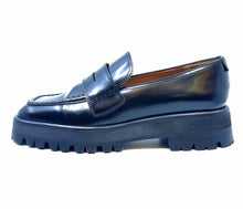Load image into Gallery viewer, LABUCQ Size 9 Black Loafers
