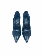 Load image into Gallery viewer, DOLCE &amp; GABBANA Size 9 Black Lace Pumps
