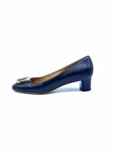 Load image into Gallery viewer, SALVATORE FERRAGAMO Size 6 Brown Leather Solid Pumps
