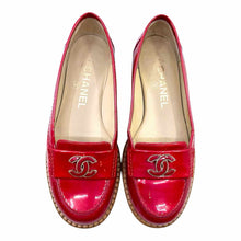 Load image into Gallery viewer, CHANEL Patent Leather Flats | 5
