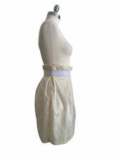 Load image into Gallery viewer, DOLCE &amp; GABBANA Size 4 Cream Lace Dress
