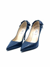 Load image into Gallery viewer, VALENTINO GARAVANI Size 8.5 Black Pumps

