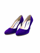 Load image into Gallery viewer, PRADA Size 8.5 Purple Suede Pumps
