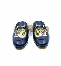Load image into Gallery viewer, GUCCI Size 10 Black Men&#39;s Loafers

