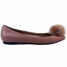 Load image into Gallery viewer, GUCCI Leather Flats | 8
