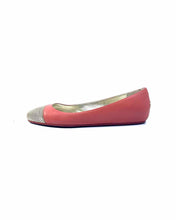 Load image into Gallery viewer, JIMMY CHOO Size 8.5 Coral Flats
