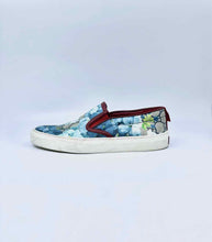 Load image into Gallery viewer, GUCCI Size 6 Blue Floral Sneakers
