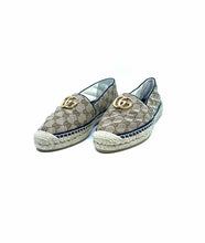 Load image into Gallery viewer, GUCCI Size 9 Beige Canvas Flats
