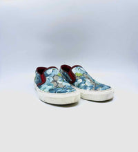 Load image into Gallery viewer, GUCCI Size 6 Blue Floral Sneakers
