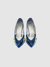 Load image into Gallery viewer, CHRISTIAN LOUBOUTIN Size 8.5 Black, gold Patent Leather Pumps
