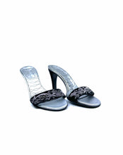 Load image into Gallery viewer, GUCCI Size 7.5 Silver Leather Solid Sandals
