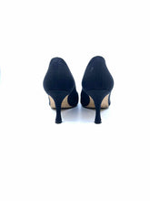 Load image into Gallery viewer, MANOLO BLAHNIK Size 5 Black Satin Solid Pumps
