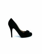 Load image into Gallery viewer, VALENTINO Size 8.5 Black Suede Pumps
