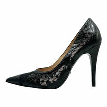 Load image into Gallery viewer, GUCCI Size 9.5 Black Leather Lace Snakeskin Pumps
