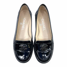 Load image into Gallery viewer, CHANEL Patent Leather Flats | 5
