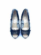 Load image into Gallery viewer, CHRISTIAN LOUBOUTIN Size 9 Black Mesh Pumps
