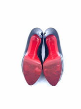 Load image into Gallery viewer, CHRISTIAN LOUBOUTIN Size 10 Black Leather Solid Pumps
