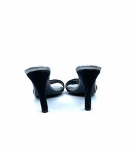 Load image into Gallery viewer, GUCCI Size 7.5 Silver Leather Solid Sandals
