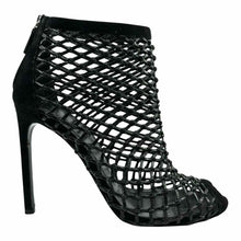 Load image into Gallery viewer, GUCCI Leather Ankle Boot | 9.5
