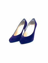 Load image into Gallery viewer, CHRISTIAN LOUBOUTIN Size 9 Grape Suede Pumps

