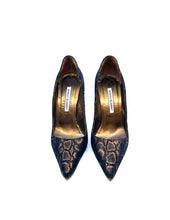 Load image into Gallery viewer, MANOLO BLAHNIK Size 8.5 Bronze Lizard Pumps
