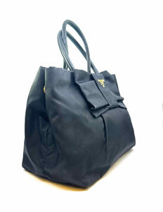 PRADA Black Nylon Solid Handbag