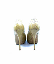 Load image into Gallery viewer, JIMMY CHOO Size 7 Beige Pumps
