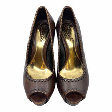 Load image into Gallery viewer, GUCCI Leather Pumps | 6.5
