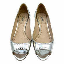 Load image into Gallery viewer, MIU MIU Size 8 Silver, Black Metallic Leather Solid Pumps
