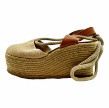 Load image into Gallery viewer, CHLOE Size 7 Beige, Camel Woven Wedge
