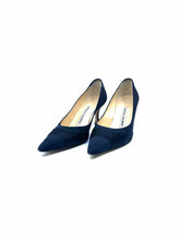 Load image into Gallery viewer, MANOLO BLAHNIK Size 5 Black Satin Solid Pumps
