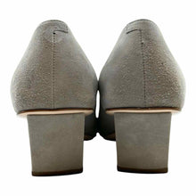 Load image into Gallery viewer, ROGER VIVIER Suede Pumps | 10
