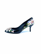 Load image into Gallery viewer, DOLCE &amp; GABBANA Size 9 black, white Leather Floral Pumps
