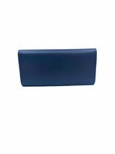 Load image into Gallery viewer, GUCCI Rajah Clutch Black Leather Solid Clutch
