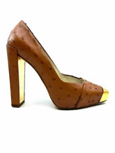 Load image into Gallery viewer, CHRISTIAN DIOR Size 6.5 Brown Ostrich Pumps
